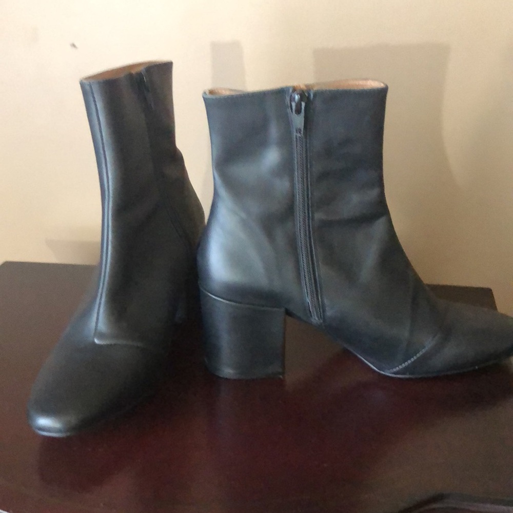 Shoes - Picture 3 of 5